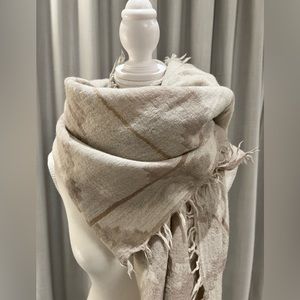 WILFRED Aritizia Wool Mosaic Scarf